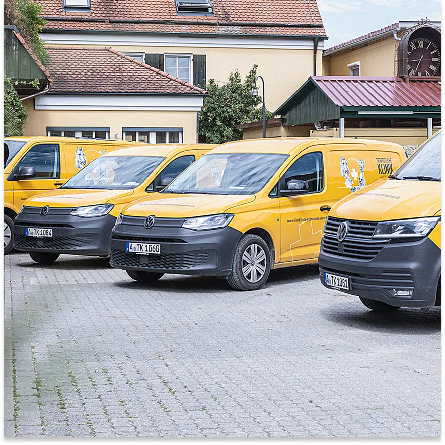 Fahrzeuge der Tierklinik Gessertshausen